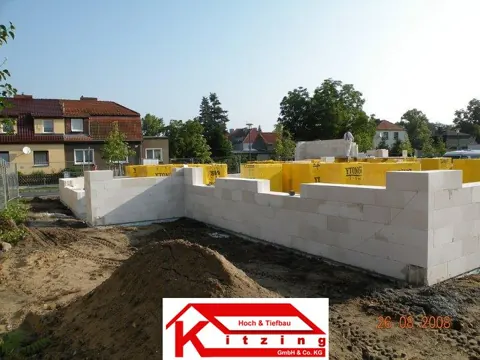 Baustelle einrichten & Erdgeschoss mauern, Foto 2