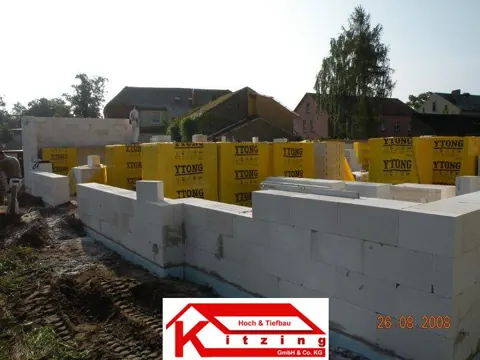 Baustelle einrichten & Erdgeschoss mauern, Foto 3